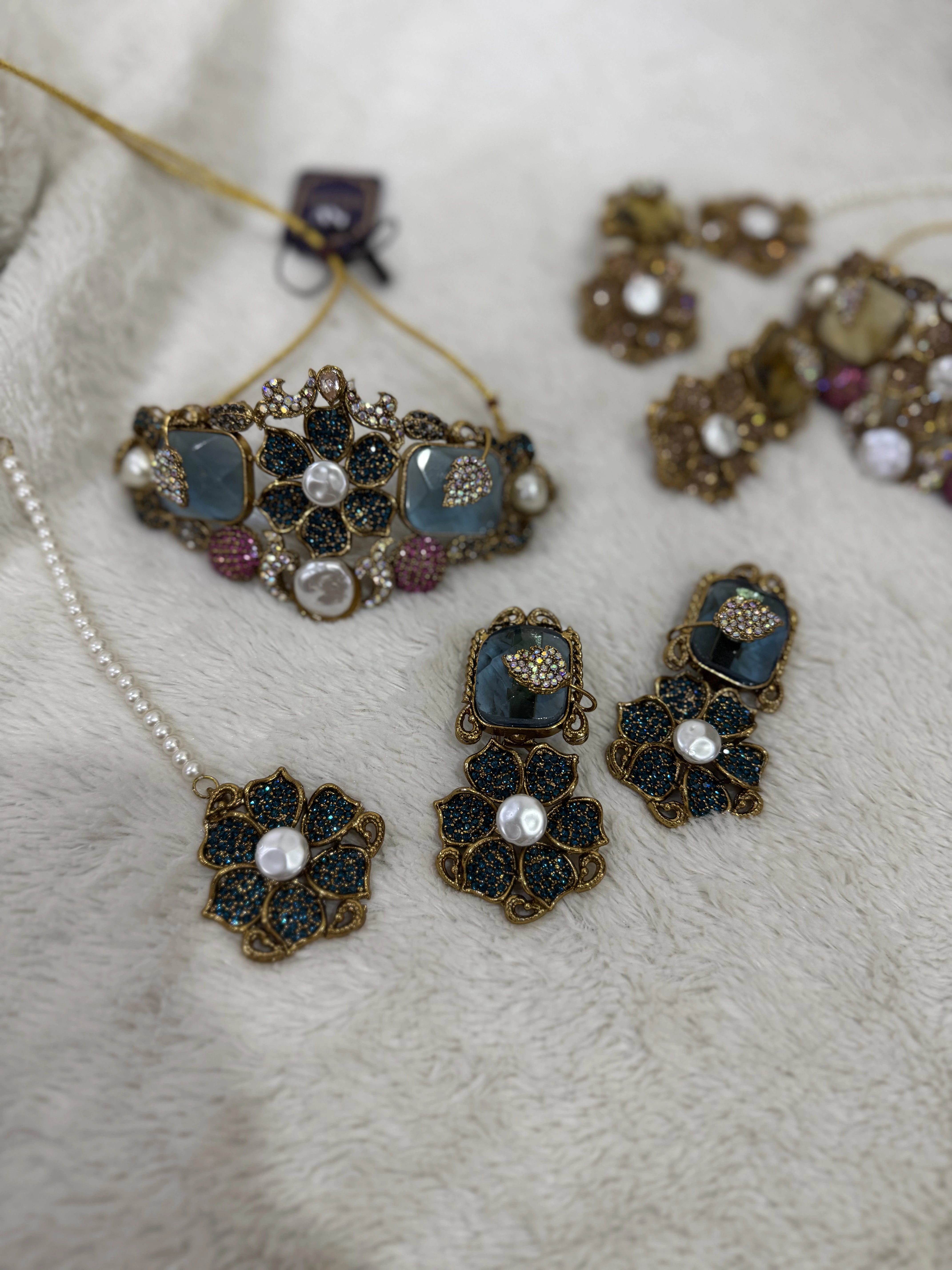 Turkish Rose Choker Set