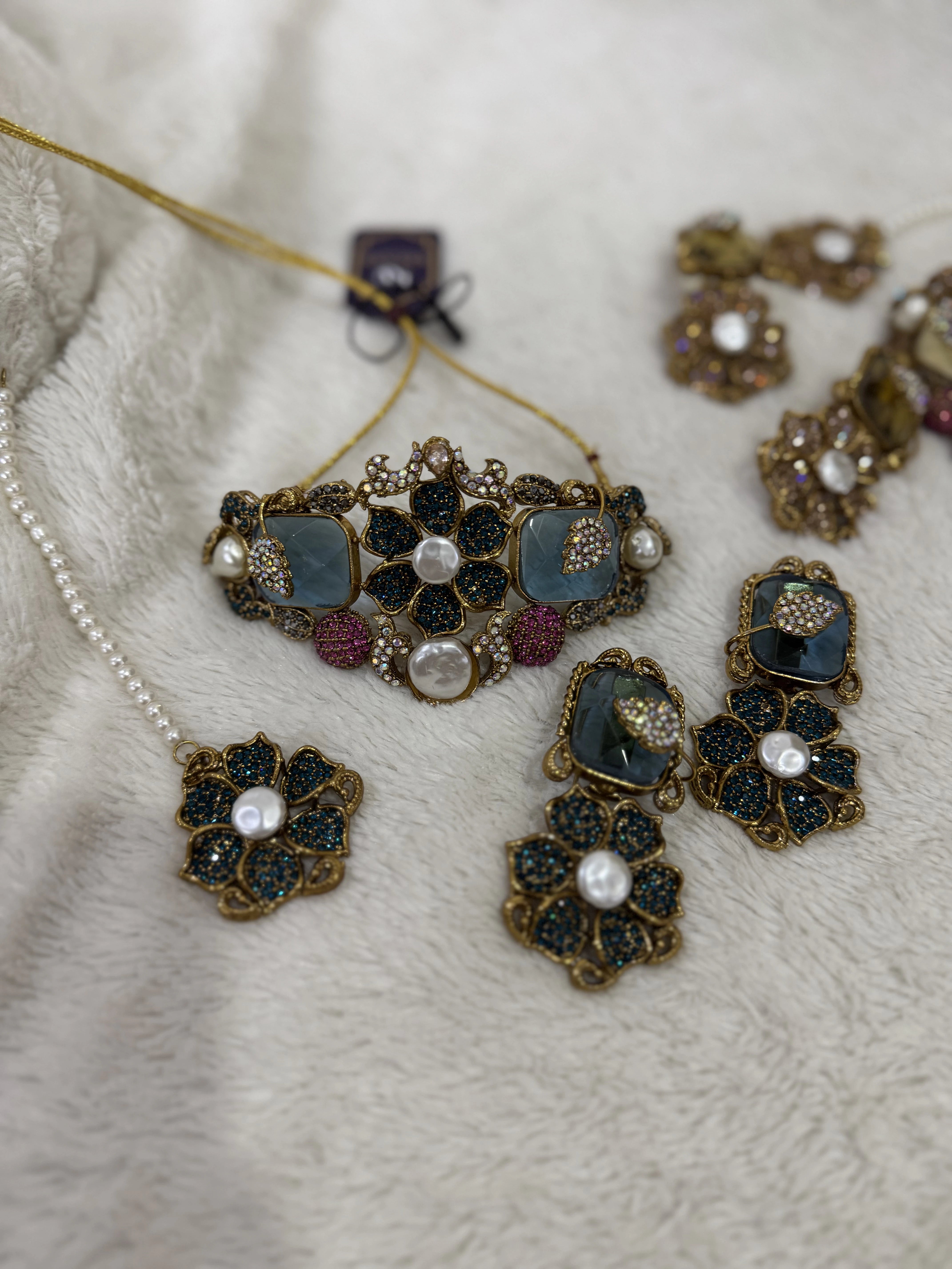 Turkish Rose Choker Set