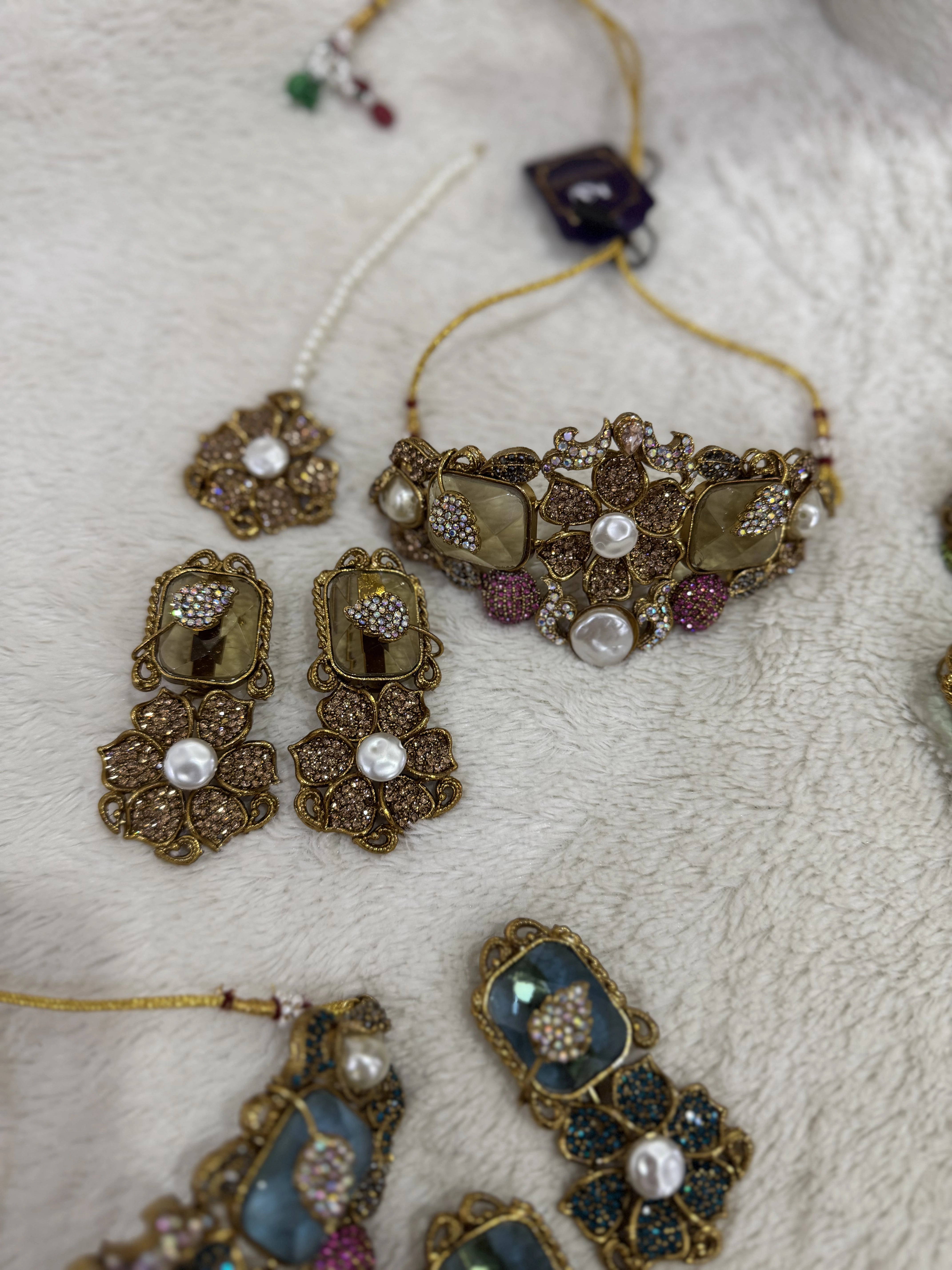 Turkish Rose Choker Set
