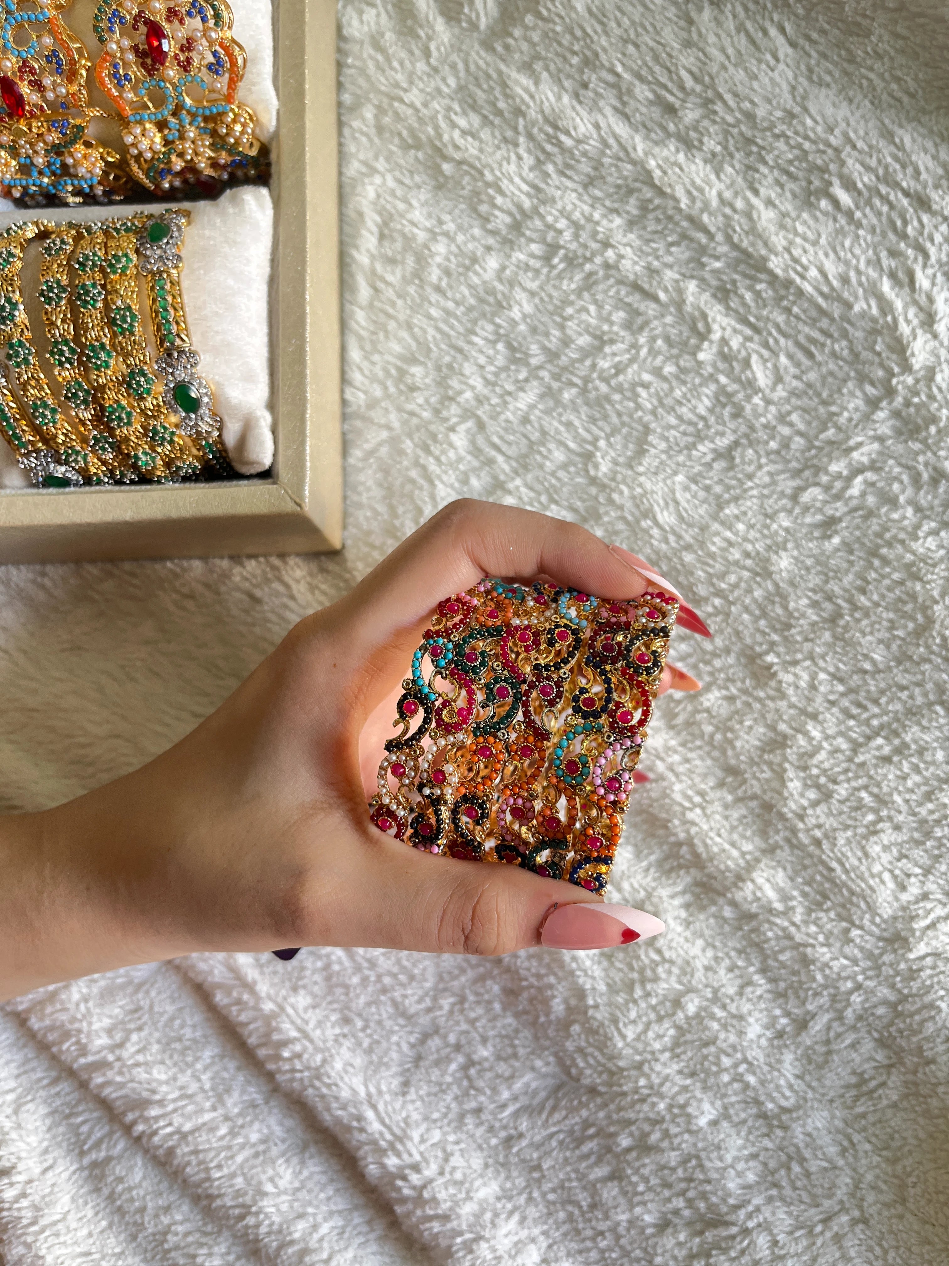 Nauratn Hand Piece Bangles