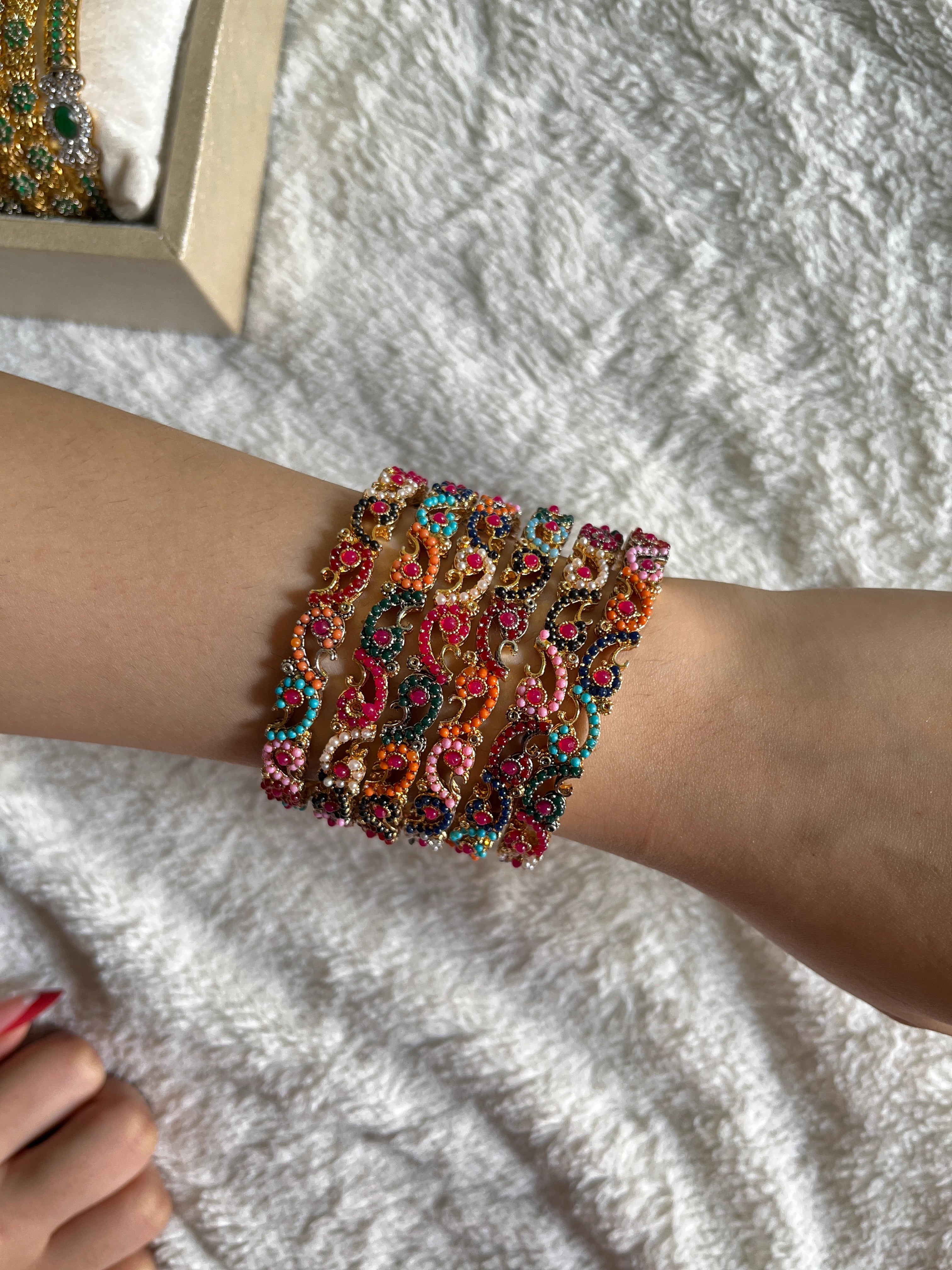 Nauratn Hand Piece Bangles