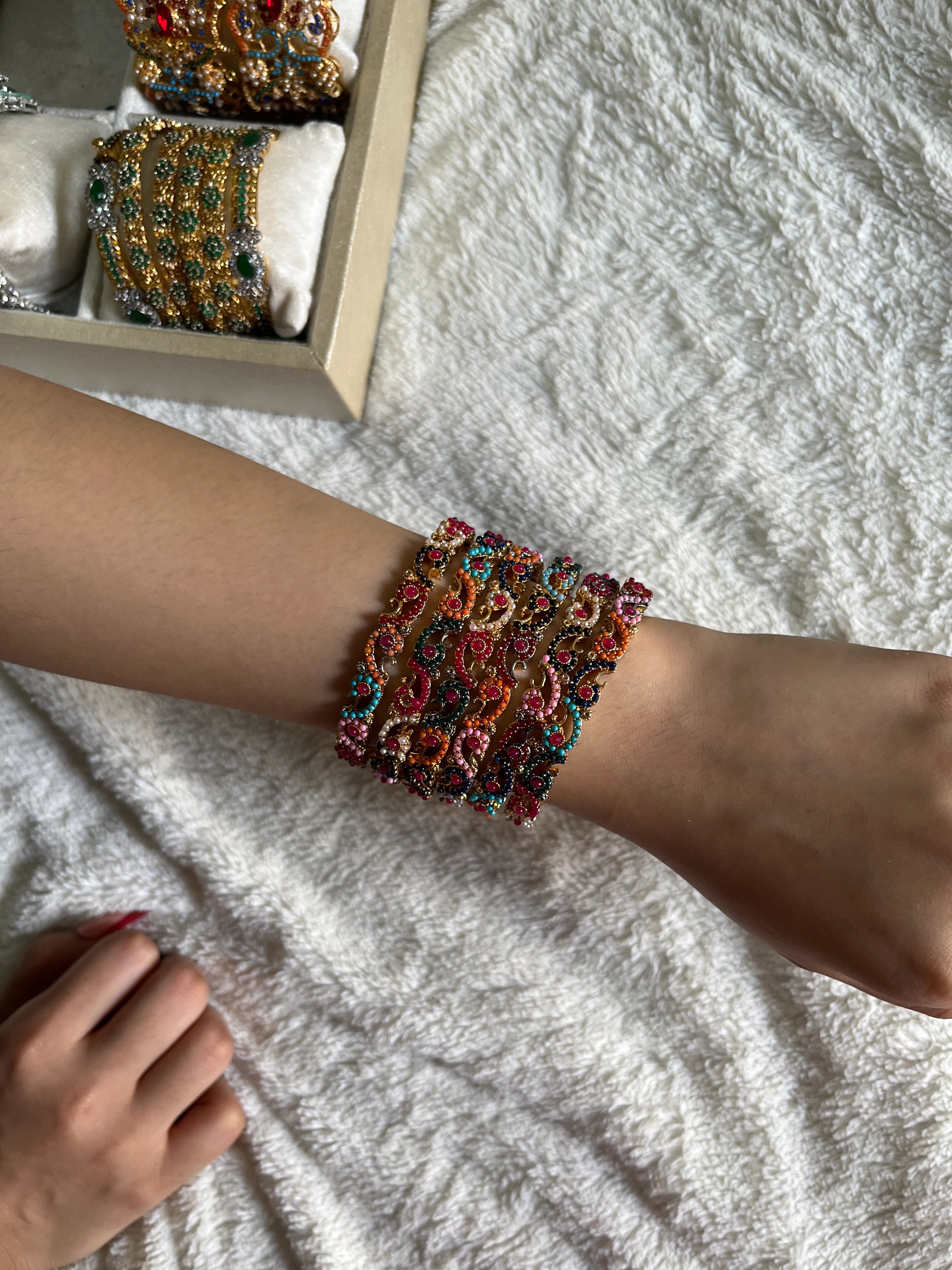 Nauratn Hand Piece Bangles