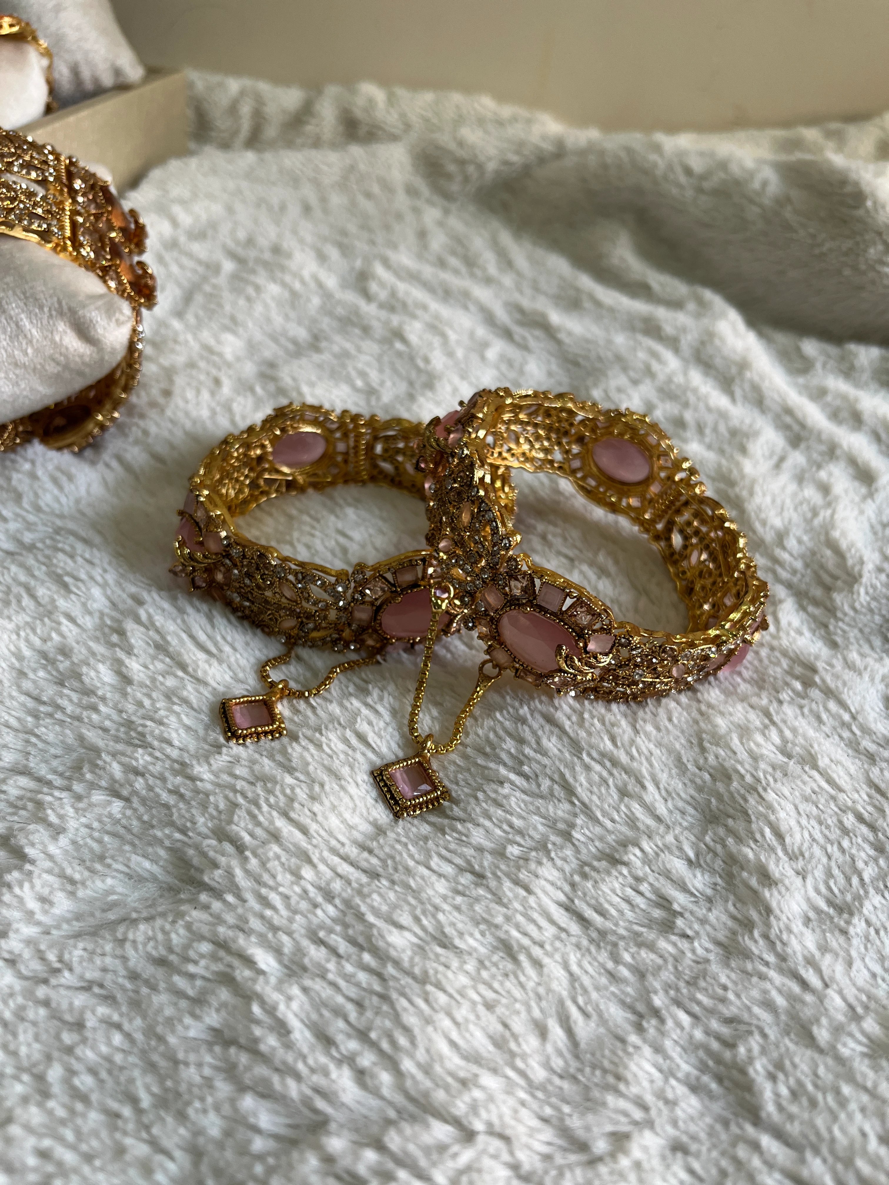 Zircon Casting Bangle-Kade