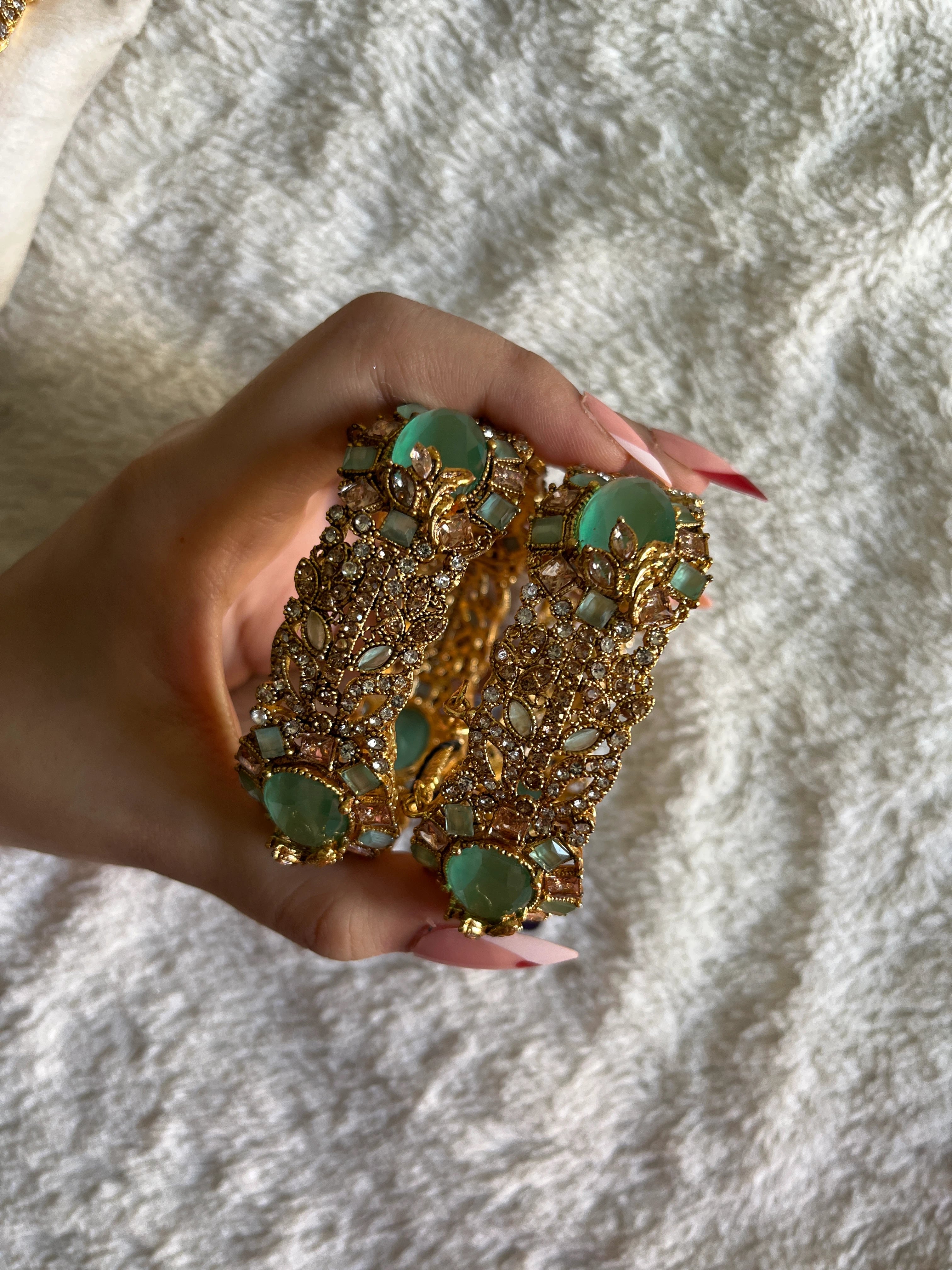 Zircon Casting Bangle-Kade
