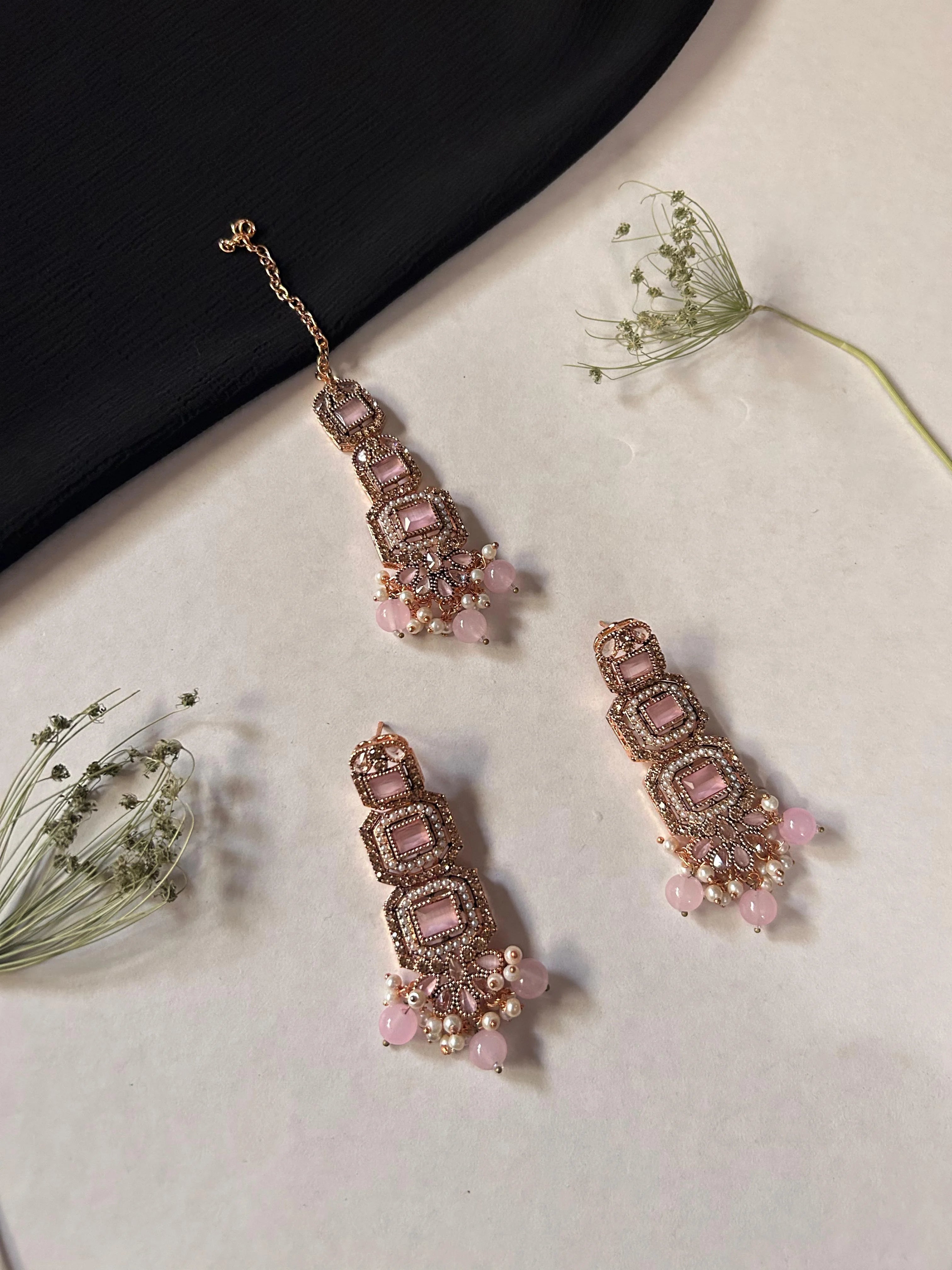 Noormehal Luxe earings tika Set