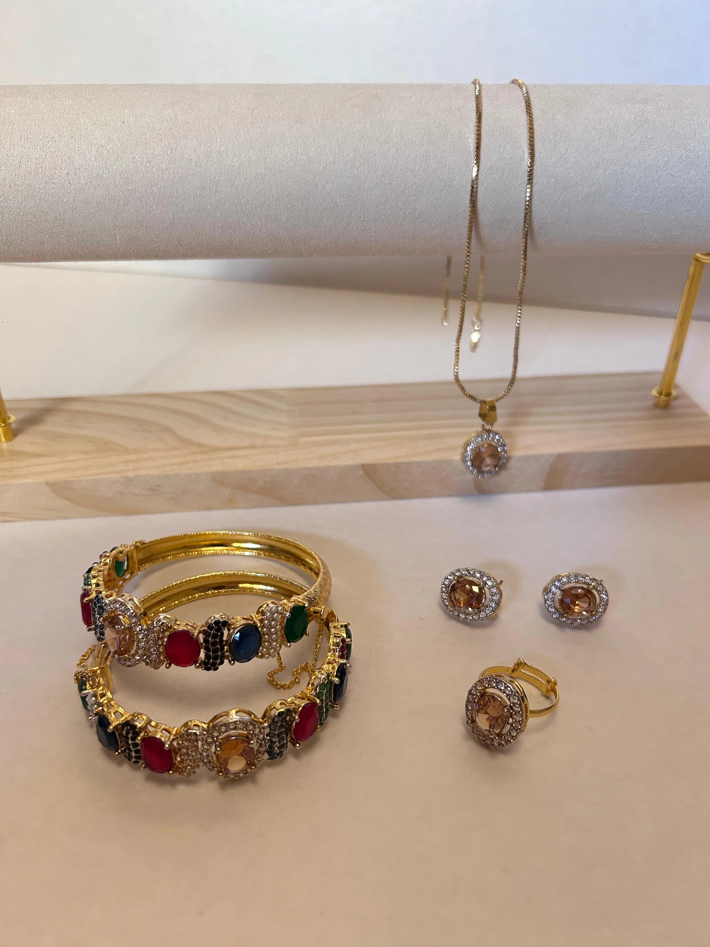 Royal Zircon Oval Complete Set