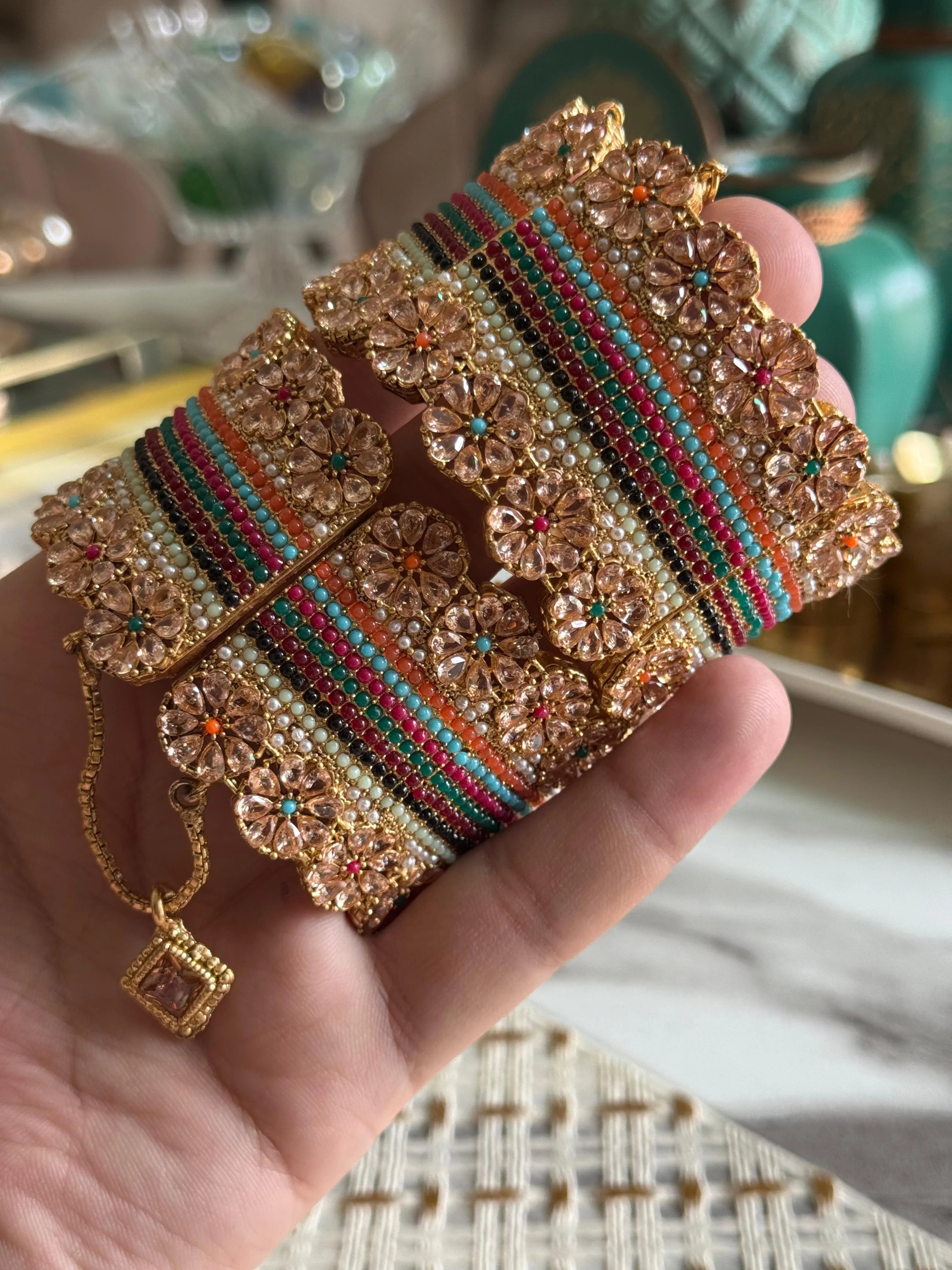 Zircon casting bangle -kade