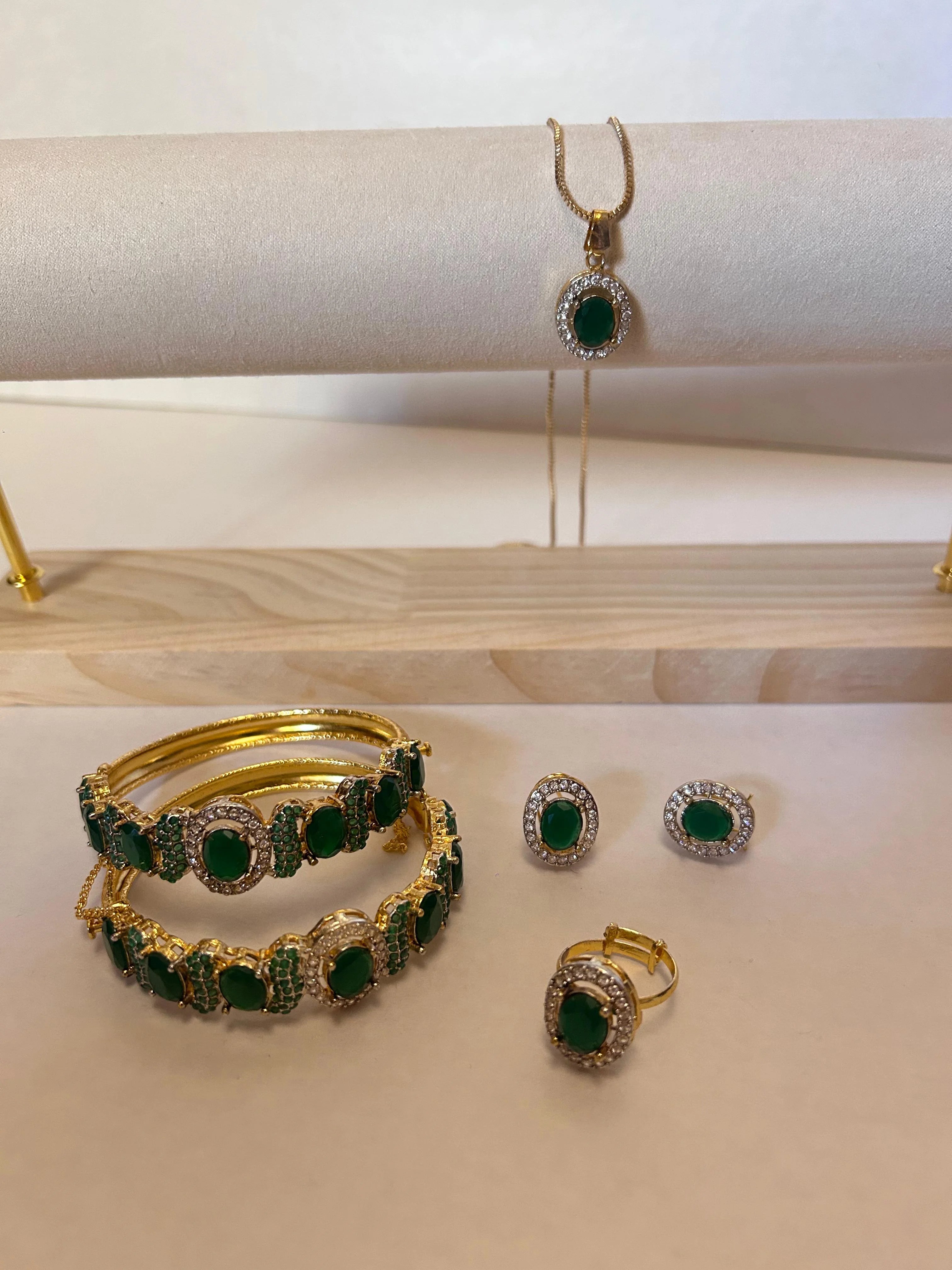 Royal Zircon Oval Complete Set