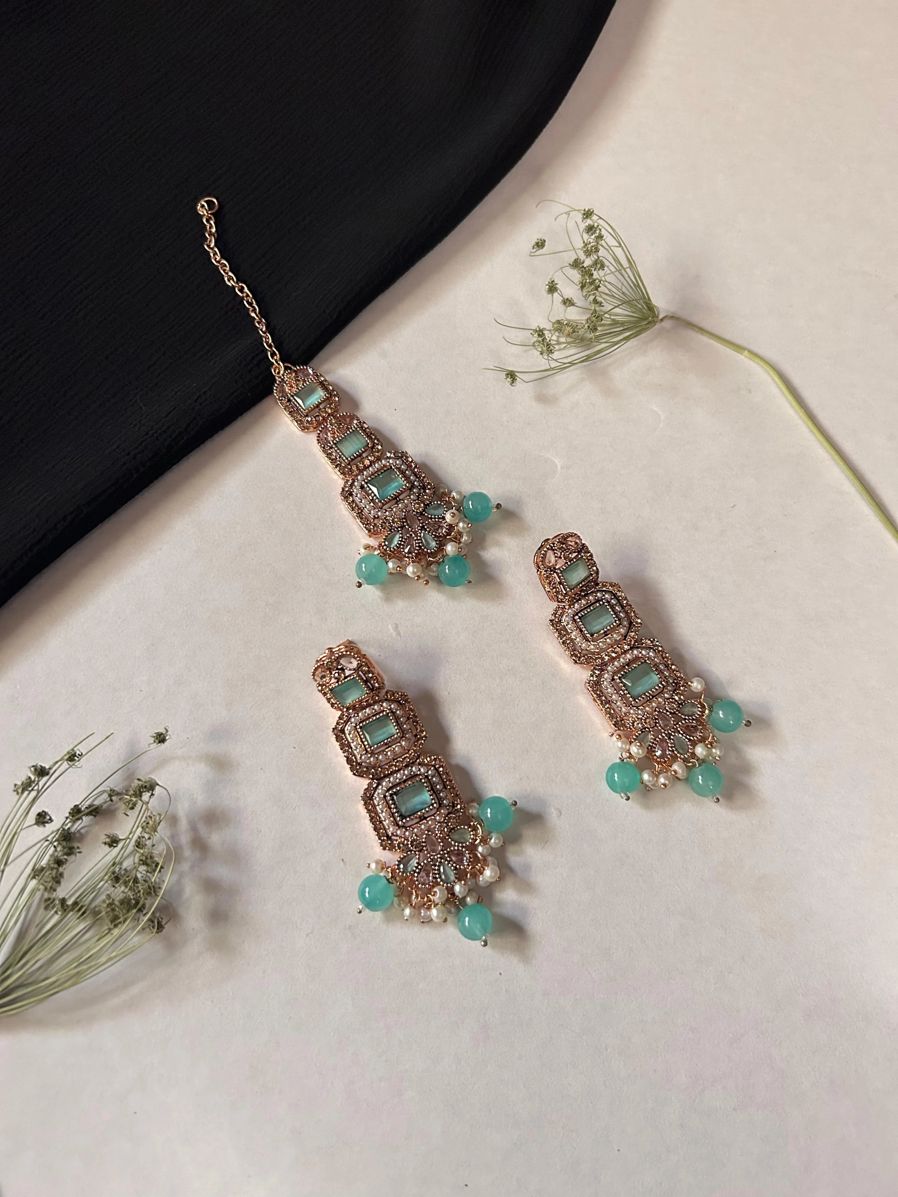 Noormehal Luxe earings tika Set