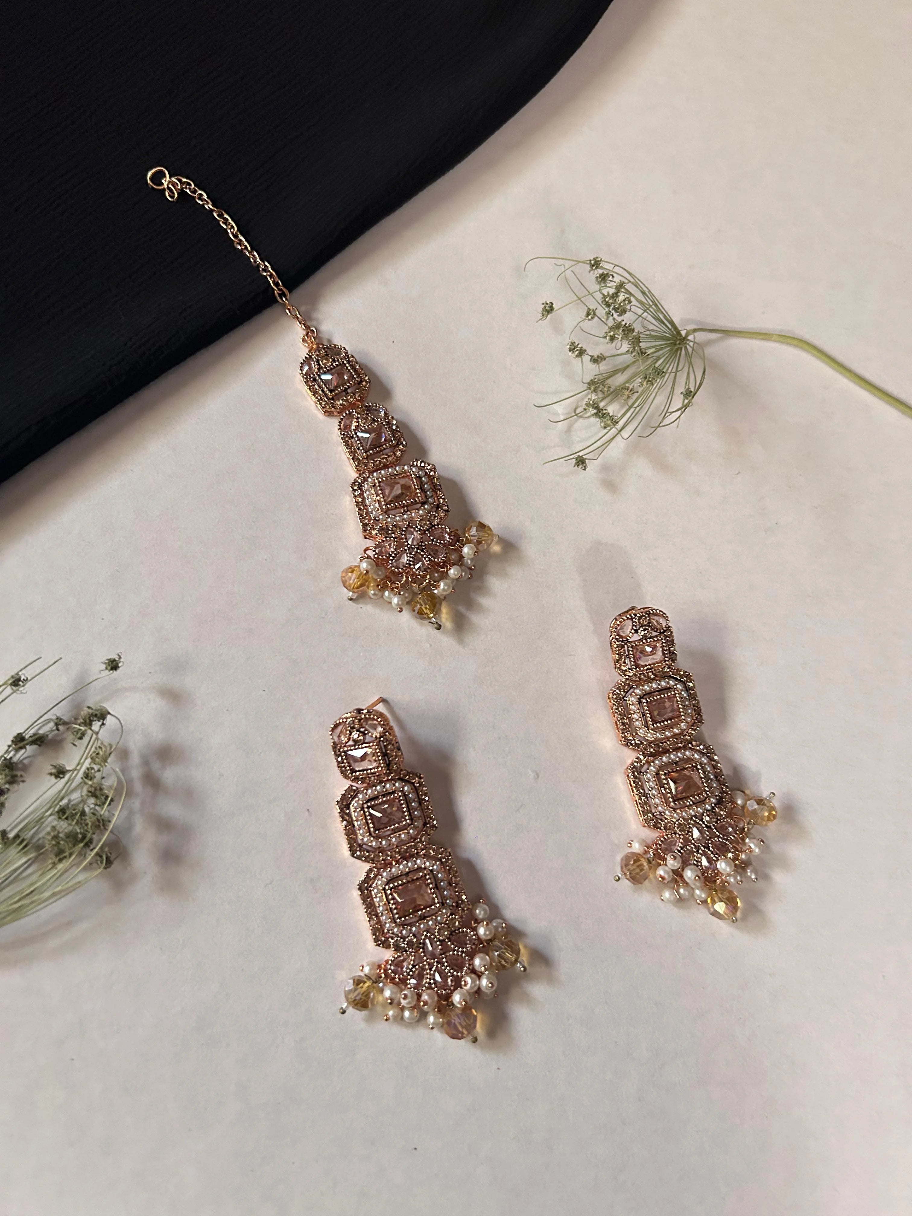 Noormehal Luxe earings tika Set