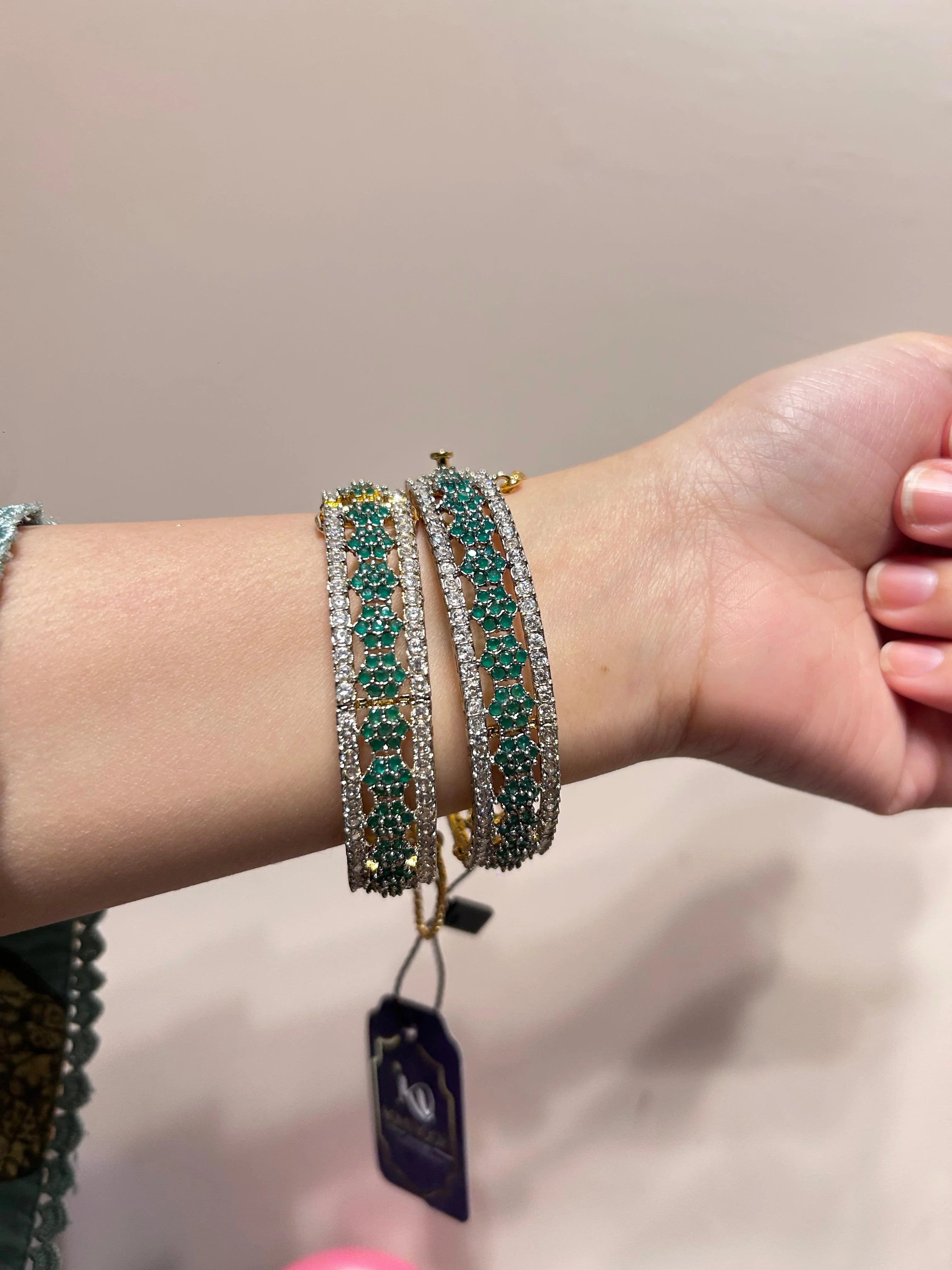 Zircon Oxidized bangles