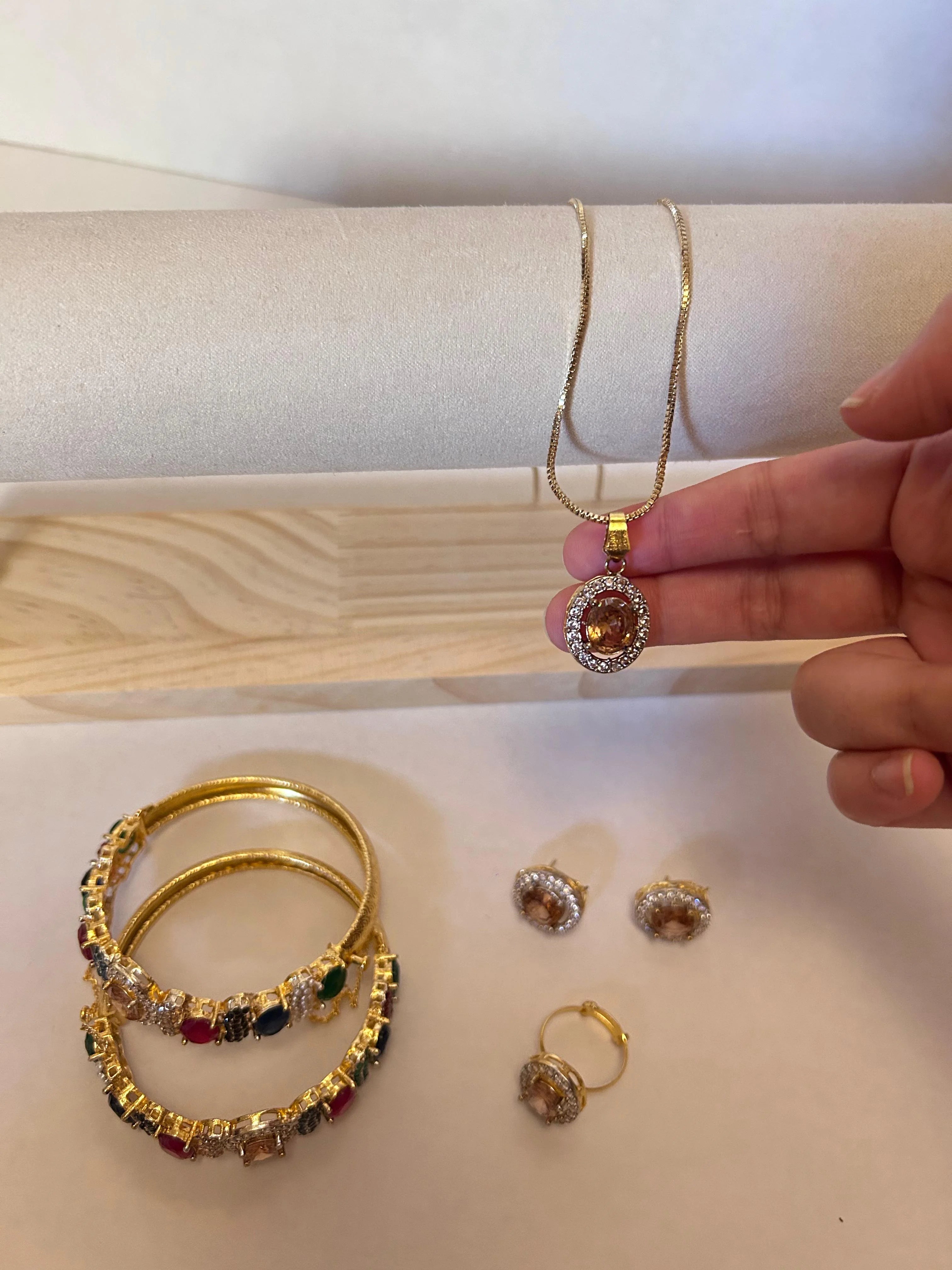 Royal Zircon Oval Complete Set